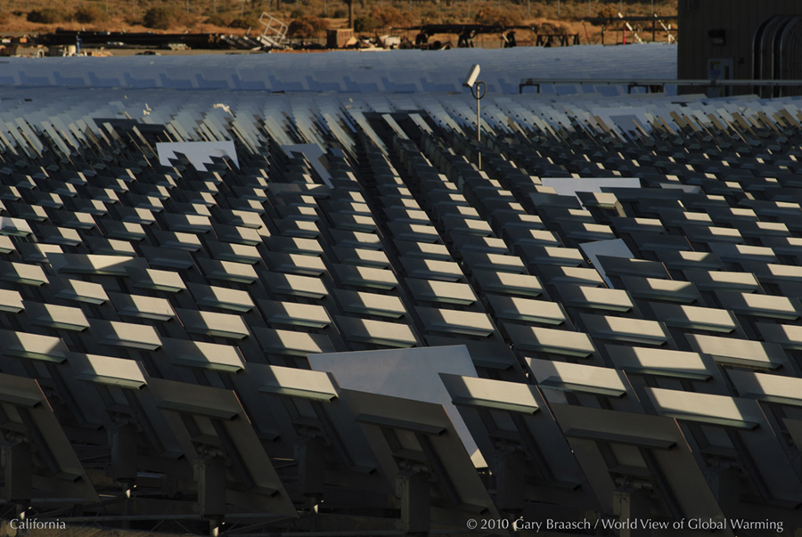 Sierra sun tower, 5 MW commercial concentrating solar power (CSP) plant built and operated by eSolar, Lancaster CA